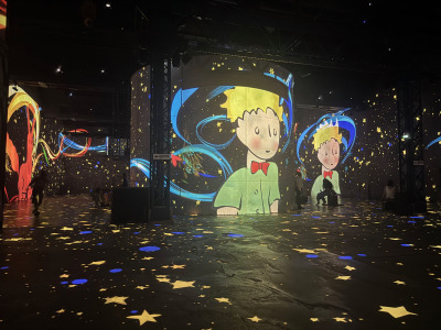 ゴッホを見に行ったら、星の王子さまがいた。パリのイマーシブ美術館は涼しくて子連れにお勧め